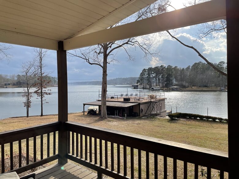 Lake Sinclair Sunshine House - Sparta, Georgia