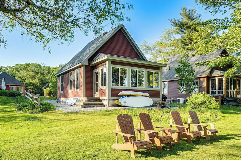 Lakeside Elegance in Westford’s Gated Community - Westford, Massachusetts