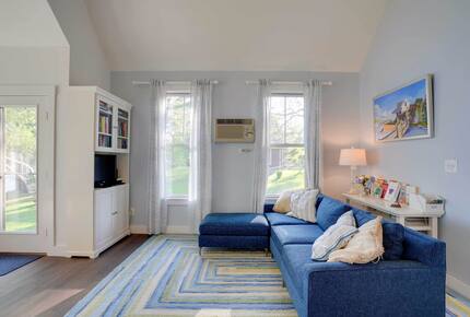 Lakeside Elegance in Westford’s Gated Community - Westford, Massachusetts