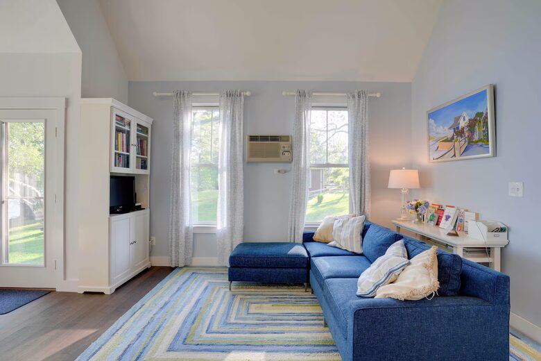 Lakeside Elegance in Westford’s Gated Community - Westford, Massachusetts