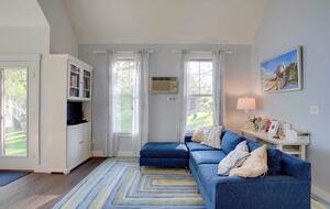 Lakeside Elegance in Westford’s Gated Community - Westford, Massachusetts