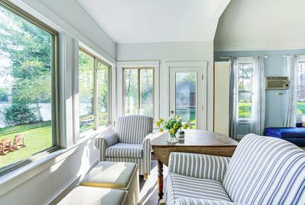 Lakeside Elegance in Westford’s Gated Community - Westford, Massachusetts