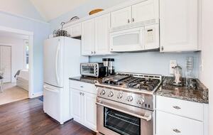 Lakeside Elegance in Westford’s Gated Community - Westford, Massachusetts