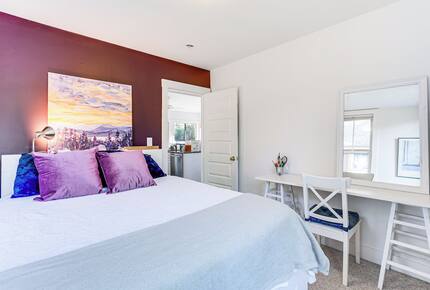 Bedroom 2 with Queen Bed