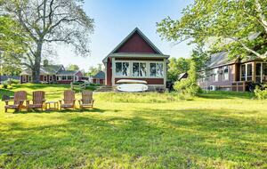 Lakeside Elegance in Westford’s Gated Community - Westford, Massachusetts