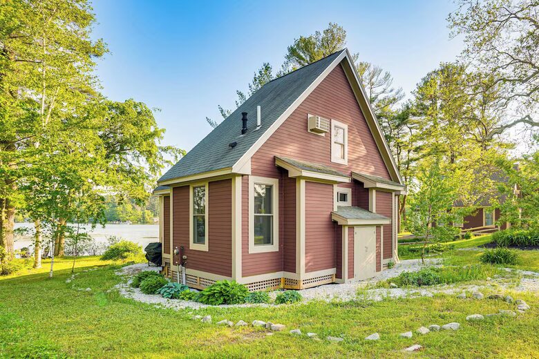 Lakeside Elegance in Westford’s Gated Community - Westford, Massachusetts