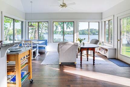 Lakeside Elegance in Westford’s Gated Community - Westford, Massachusetts