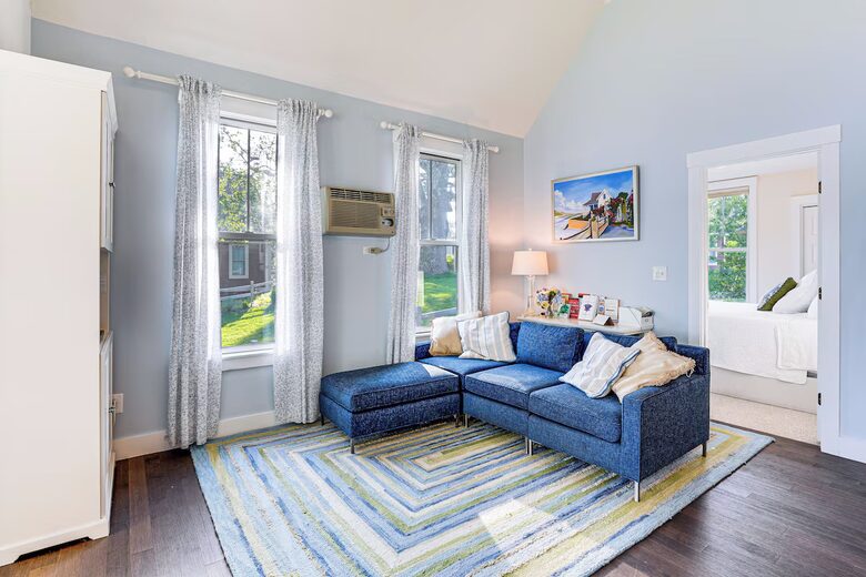 Lakeside Elegance in Westford’s Gated Community - Westford, Massachusetts