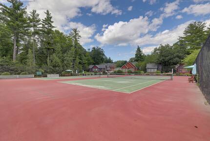 Lakeside Elegance in Westford’s Gated Community - Westford, Massachusetts