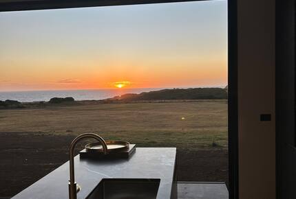 Elegant Beachfront Sanctuary with Sauna & Cold Plunge - Ventnor, Australia