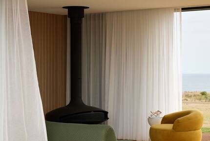 Elegant Beachfront Sanctuary with Sauna & Cold Plunge - Ventnor, Australia