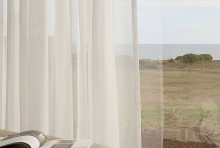 Elegant Beachfront Sanctuary with Sauna & Cold Plunge - Ventnor, Australia