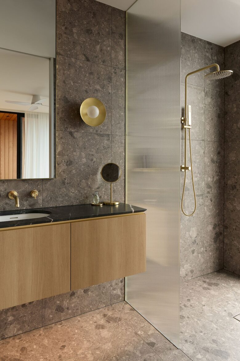 Elegant Beachfront Sanctuary with Sauna & Cold Plunge - Ventnor, Australia