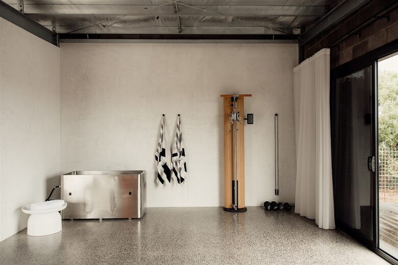 Elegant Beachfront Sanctuary with Sauna & Cold Plunge - Ventnor, Australia