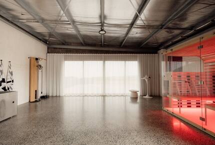 Elegant Beachfront Sanctuary with Sauna & Cold Plunge - Ventnor, Australia