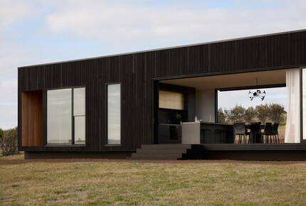 Elegant Beachfront Sanctuary with Sauna & Cold Plunge - Ventnor, Australia