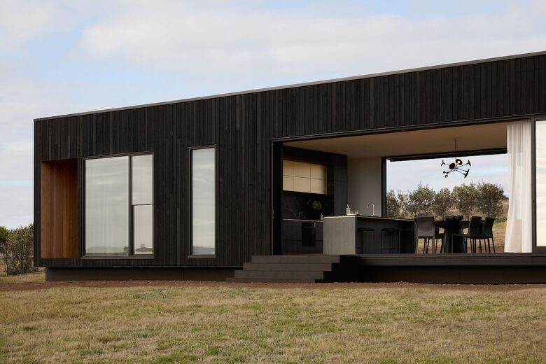 Elegant Beachfront Sanctuary with Sauna & Cold Plunge - Ventnor, Australia