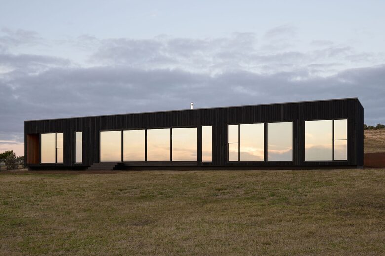 Elegant Beachfront Sanctuary with Sauna & Cold Plunge - Ventnor, Australia