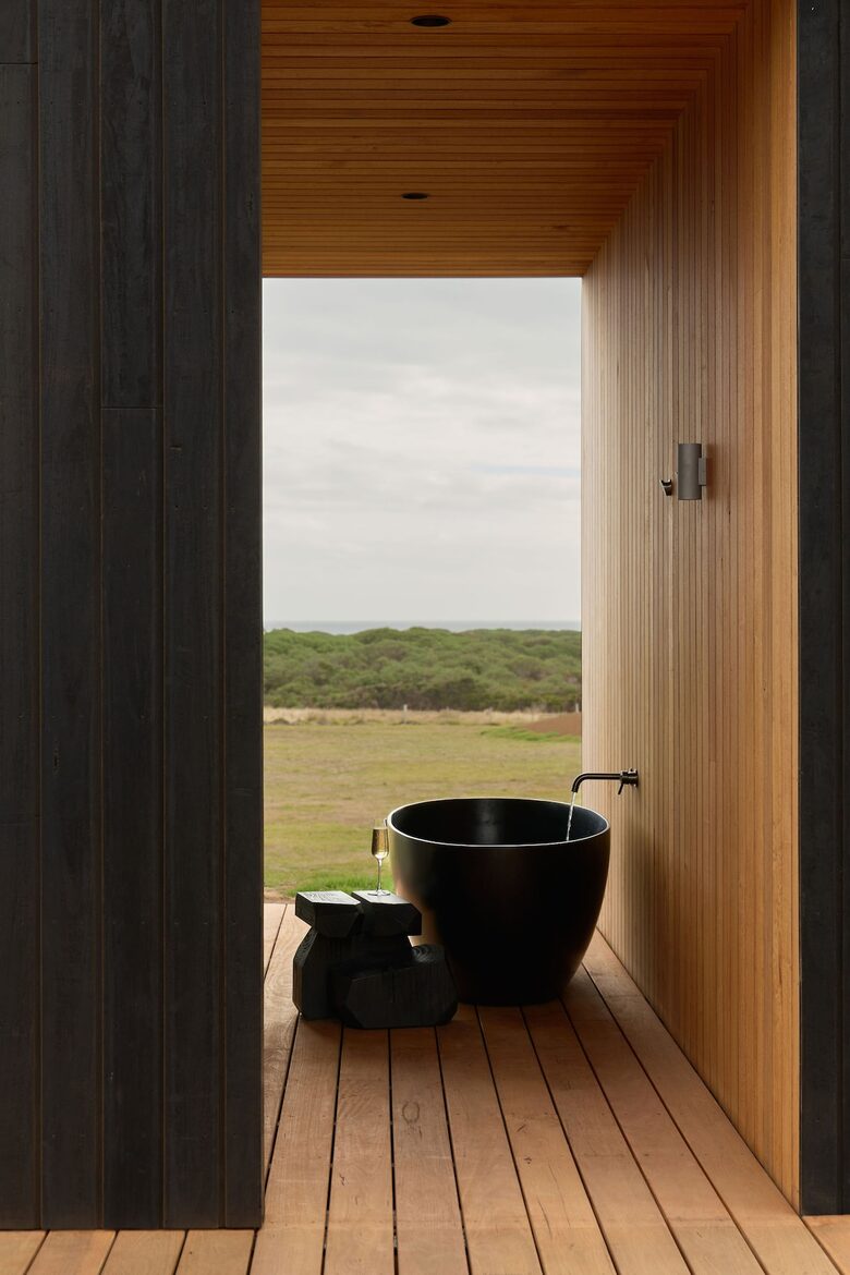 Elegant Beachfront Sanctuary with Sauna & Cold Plunge - Ventnor, Australia