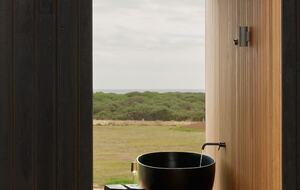 Elegant Beachfront Sanctuary with Sauna & Cold Plunge - Ventnor, Australia