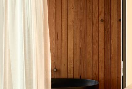 Elegant Beachfront Sanctuary with Sauna & Cold Plunge - Ventnor, Australia