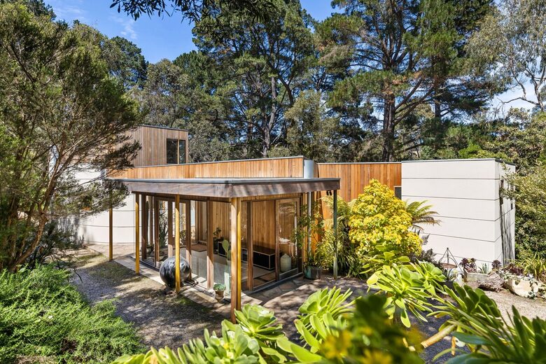 Architect’s Bushland Haven near Shoreham Beach - Shoreham, Australia