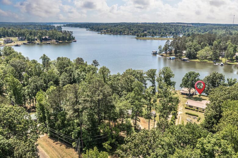 Lake Sinclair Sunshine House - Sparta, Georgia
