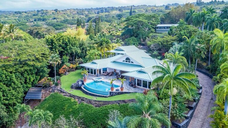 Serene Hawaiian Estate Above the Sea - Kailua Kona, Hawaii