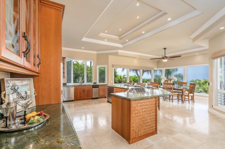 Serene Hawaiian Estate Above the Sea - Kailua Kona, Hawaii