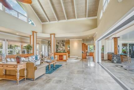 Serene Hawaiian Estate Above the Sea - Kailua Kona, Hawaii