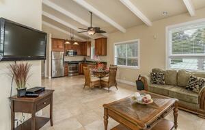 Serene Hawaiian Estate Above the Sea - Kailua Kona, Hawaii