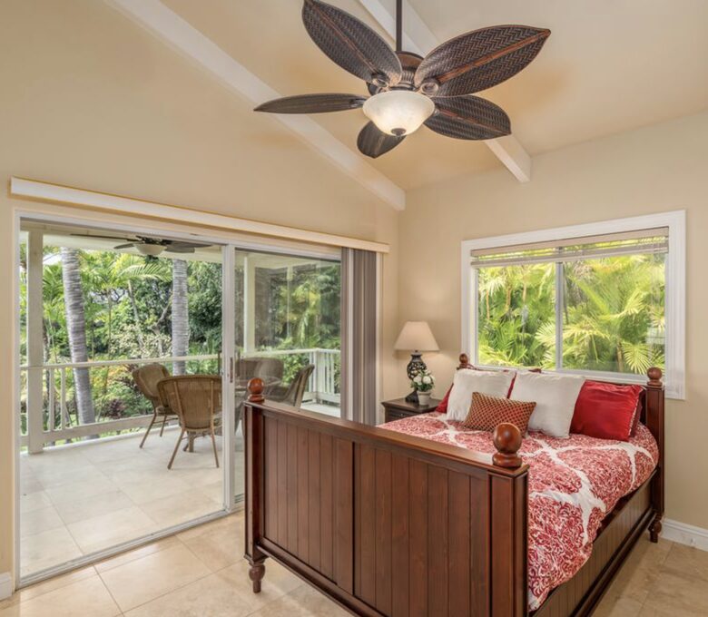 Serene Hawaiian Estate Above the Sea - Kailua Kona, Hawaii