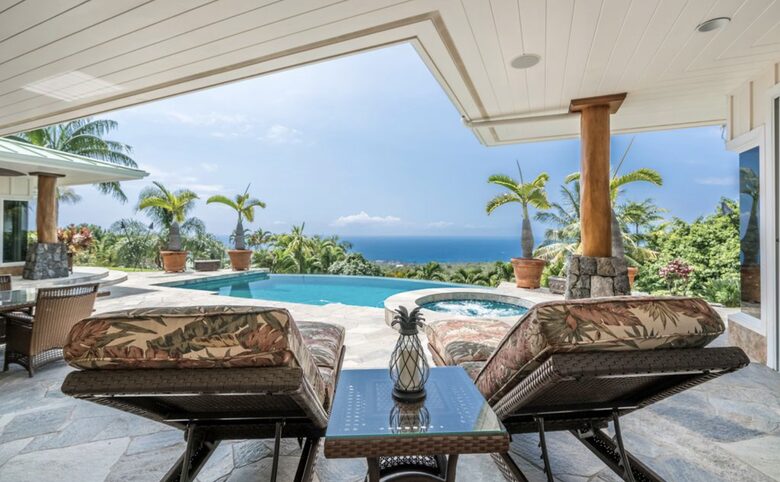 Serene Hawaiian Estate Above the Sea - Kailua Kona, Hawaii