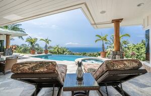 Serene Hawaiian Estate Above the Sea - Kailua Kona, Hawaii