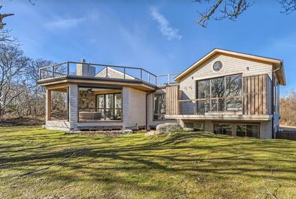 Aquinnah's Hidden Hilltop Haven - Aquinnah, Massachusetts