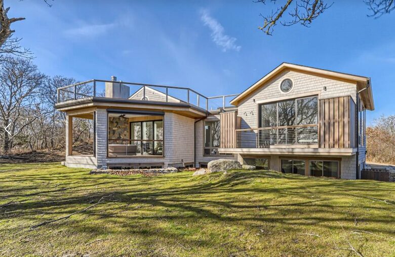 Aquinnah's Hidden Hilltop Haven - Aquinnah, Massachusetts