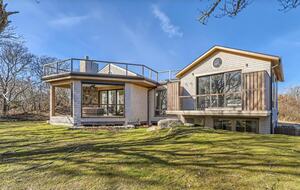 Aquinnah's Hidden Hilltop Haven - Aquinnah, Massachusetts