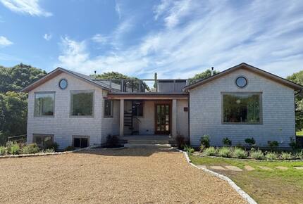Aquinnah's Hidden Hilltop Haven - Aquinnah, Massachusetts