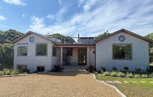 Aquinnah's Hidden Hilltop Haven - Aquinnah, Massachusetts