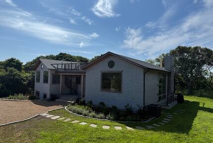 Aquinnah's Hidden Hilltop Haven - Aquinnah, Massachusetts