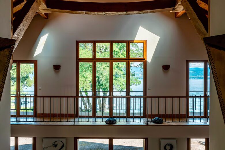 Lake Geneva frontlake House & Private Beach - Nernier, France