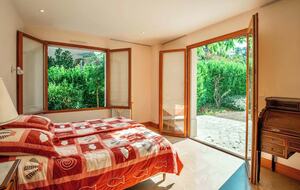 Lake Geneva frontlake House & Private Beach - Nernier, France