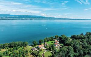 Lake Geneva frontlake House & Private Beach - Nernier, France