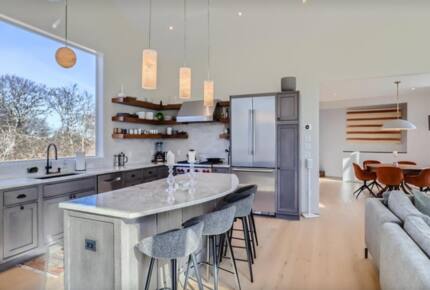 Aquinnah's Hidden Hilltop Haven - Aquinnah, Massachusetts