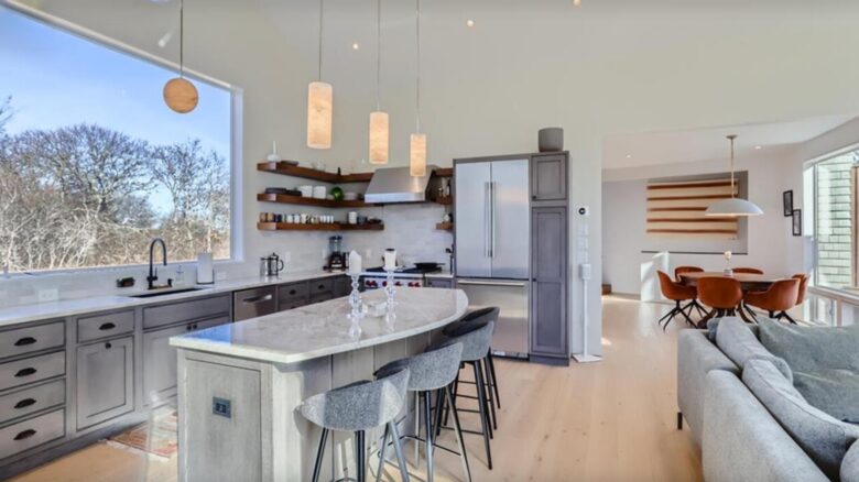 Aquinnah's Hidden Hilltop Haven - Aquinnah, Massachusetts