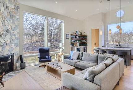 Aquinnah's Hidden Hilltop Haven - Aquinnah, Massachusetts