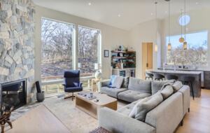 Aquinnah's Hidden Hilltop Haven - Aquinnah, Massachusetts