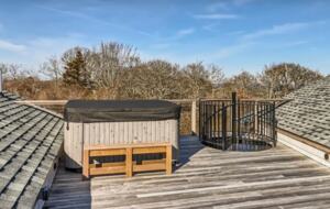 Aquinnah's Hidden Hilltop Haven - Aquinnah, Massachusetts