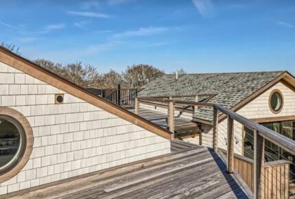 Aquinnah's Hidden Hilltop Haven - Aquinnah, Massachusetts