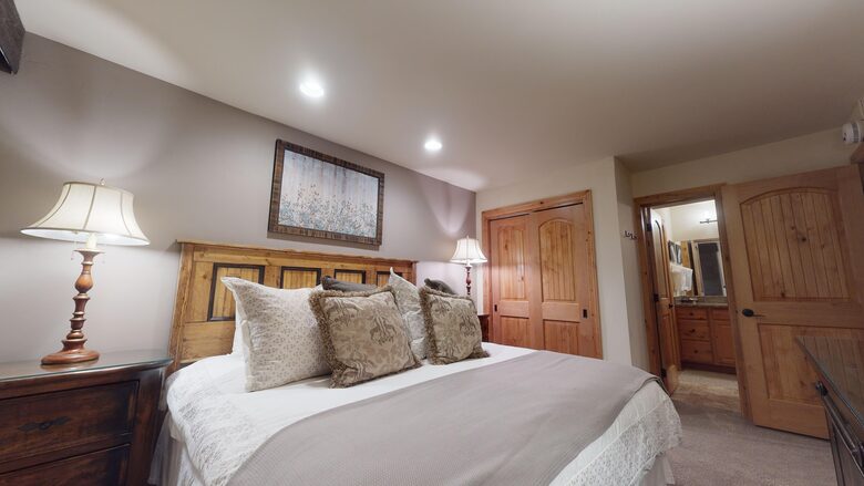 Montaneros 218 - Vail, Colorado